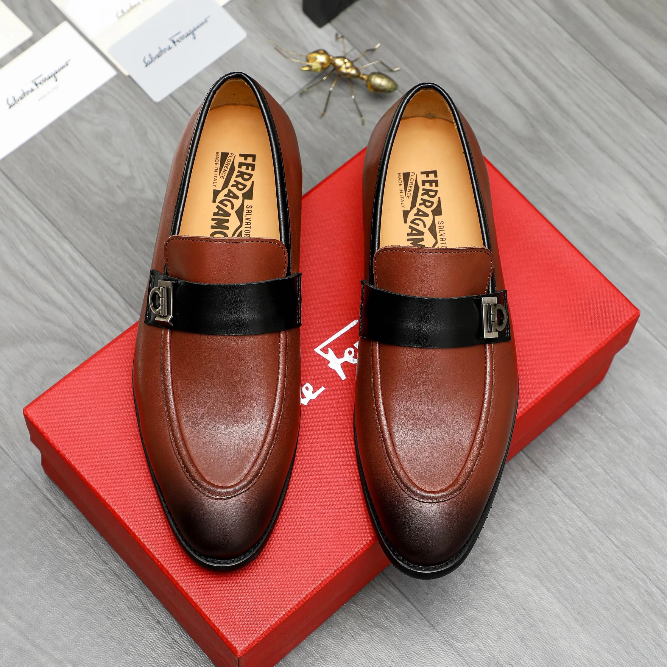 Men's shoes 💰460 Product trademark: Ferragamo "Ferragamo" business slip-on leather shoes Regular size: 39-44 Product materials: Selected high-quality color-brushed cowhide upper, cowhide lining, original outsole